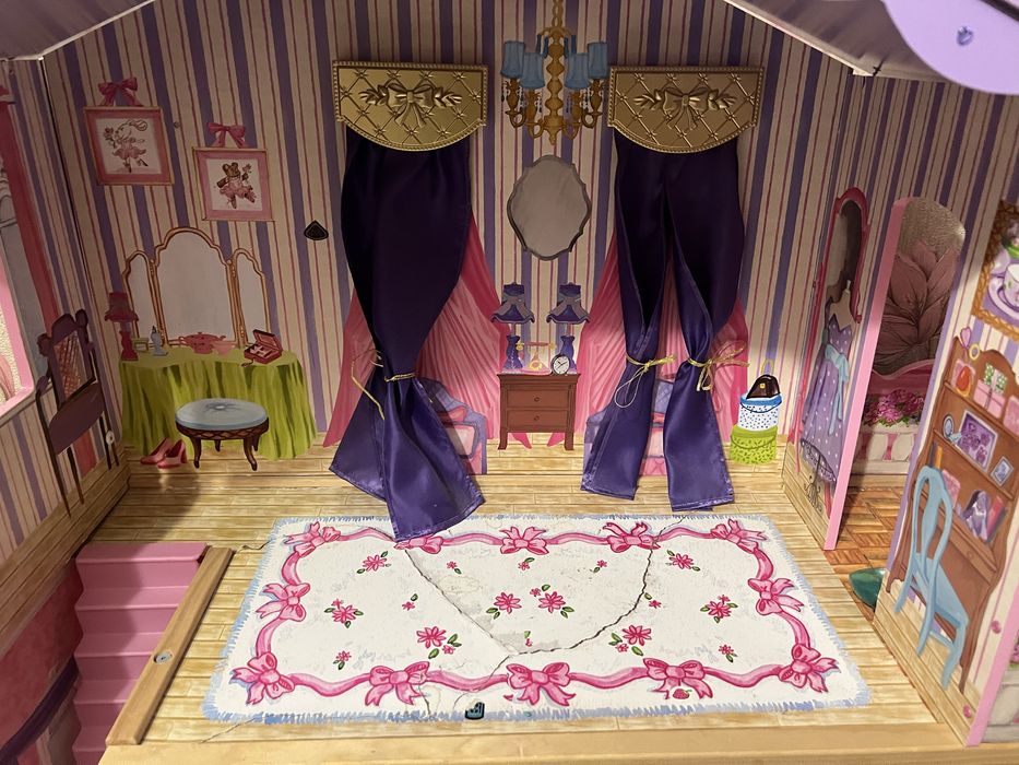 Ляльковий будиночок в гарному стані