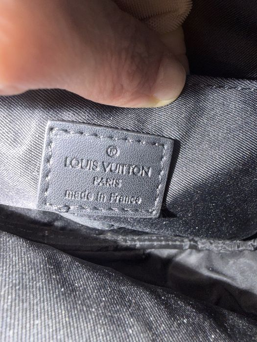 Mala LV ( Louis Vuitton) nova com caixa