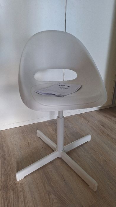 Ikea, стуло дитяче, поворотне. loberget