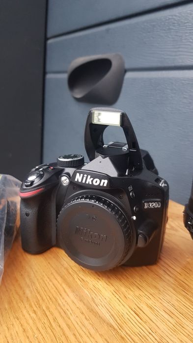 Продам Nikon D3200+ 18-55VR.