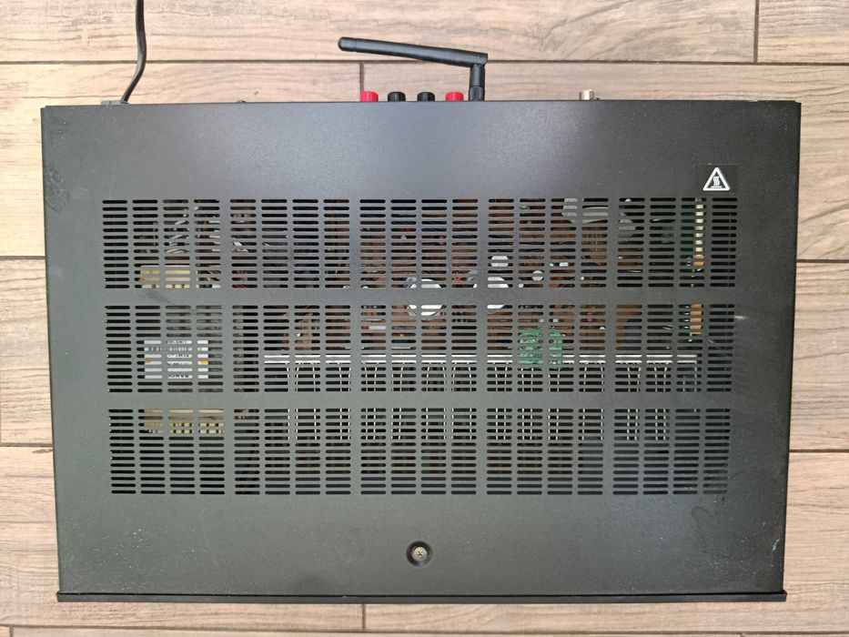 Sprzedam Amplituner Yamaha RN 303d