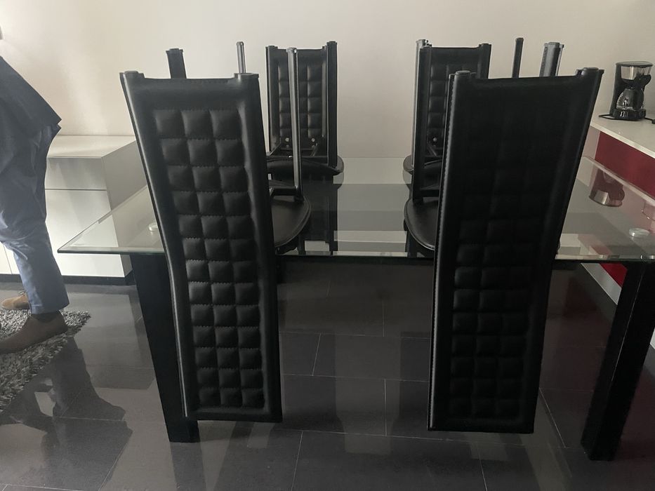 Mesa de vidro + 4 cadeiras