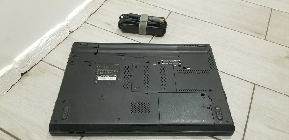 Ноутбук Lenovo ThinkPad T520 /I5-2520м/4 Gb/320 hdd/15.6