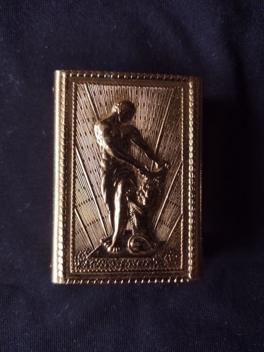 Спичечница пудреница календарь