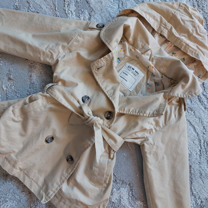 Płaszczyk prawie nowy 104-110