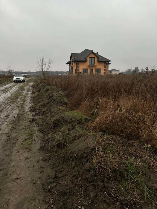 Продам земельну ділянку під забудову в Бохониках 5330