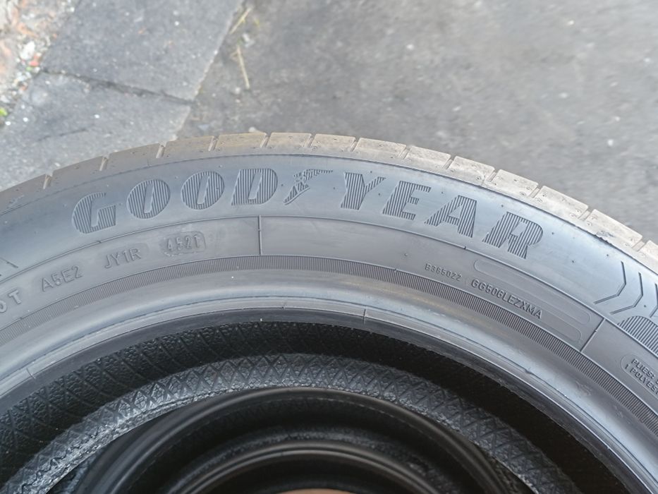 215/55R18 95H Goodyear Efficient Grip Performance