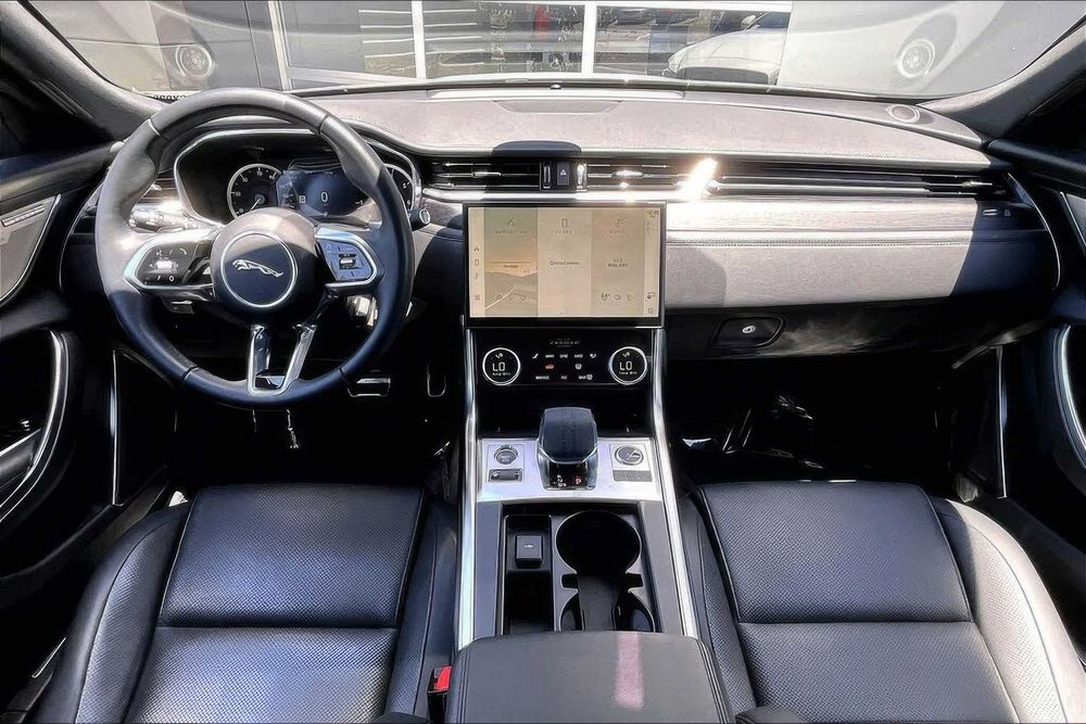 Jaguar Xf      2022