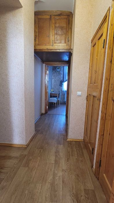 Продам 3-х кімнатну квартиру.