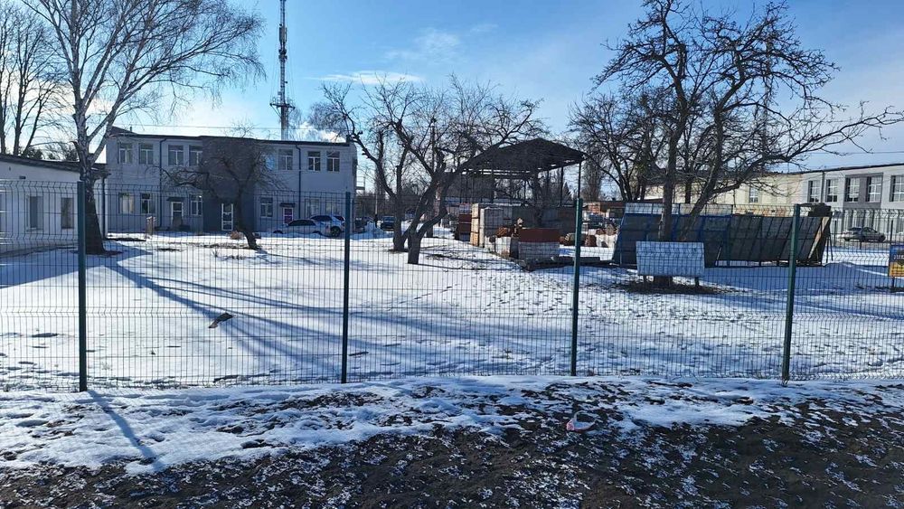 Здам в оренду Майданчик-Площадка, Приміщення з Рампою,Бокс, Кіоски