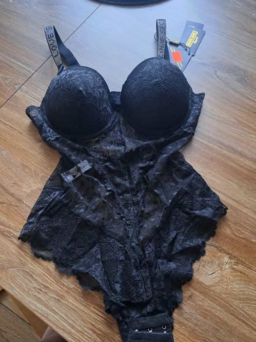 Body damskie czarne I czerwone L