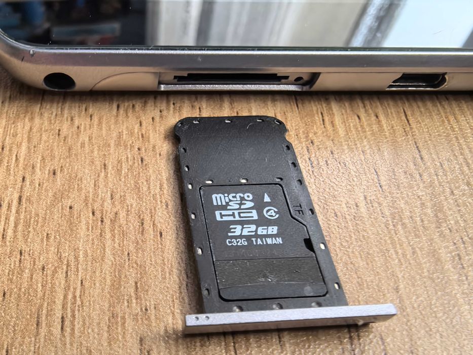 Tablet Huawei MediaPad T3 10 + Karta 32 GB