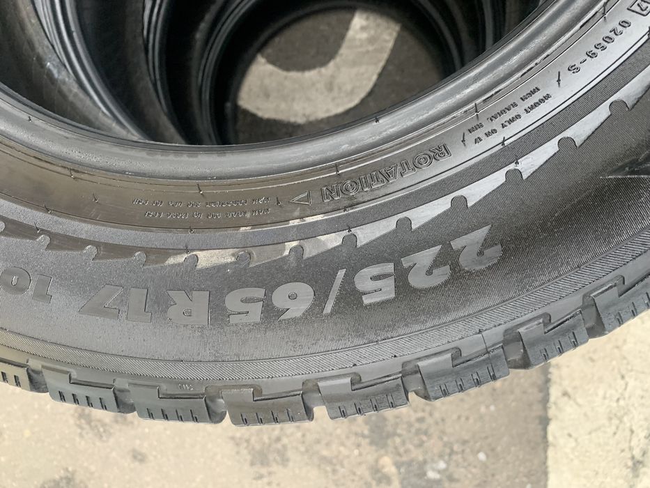 225/65/R17  Nokian Hakkapellitta R