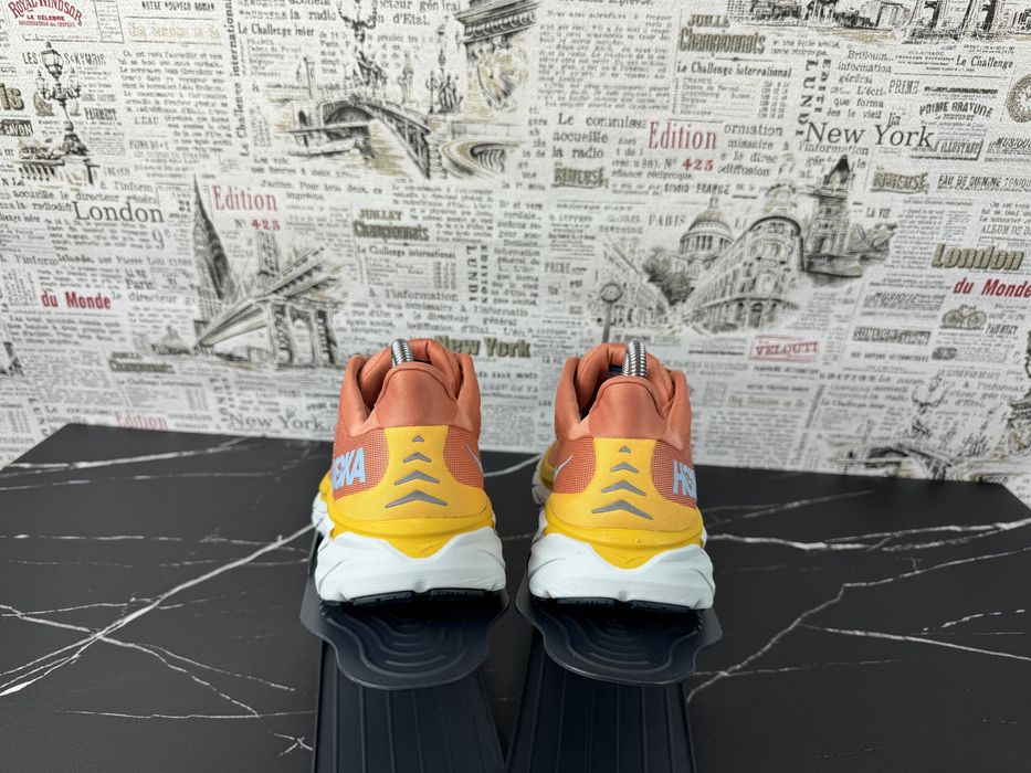 Оригінал Розмір 42 Кросівки Hoka One One Clifton 8 Взуття