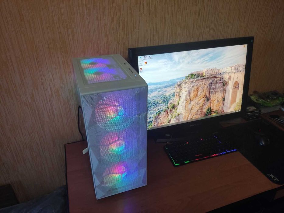 ИГРОВОЙ КОМП AMD Ryzen 5 3600, RX 5700XT(8Gb) ,DDR4 (16 Gb),SSD 256 Gb