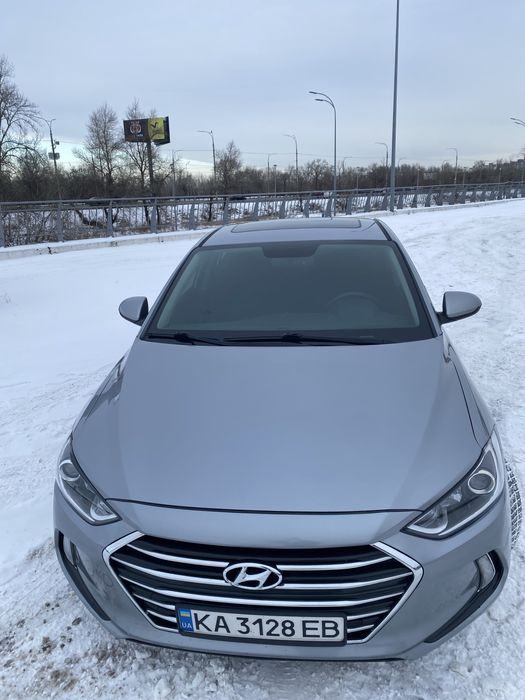 Продаю Elantra 2017