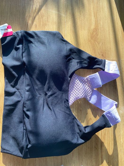 Top desportivo preto