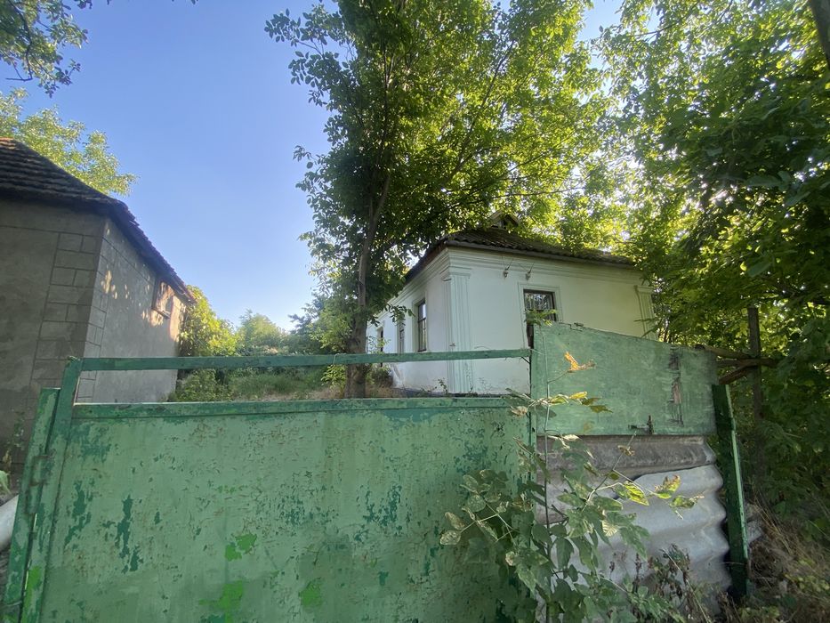 Будинок у Грушівці по центральній вулиці, можна під бізнес