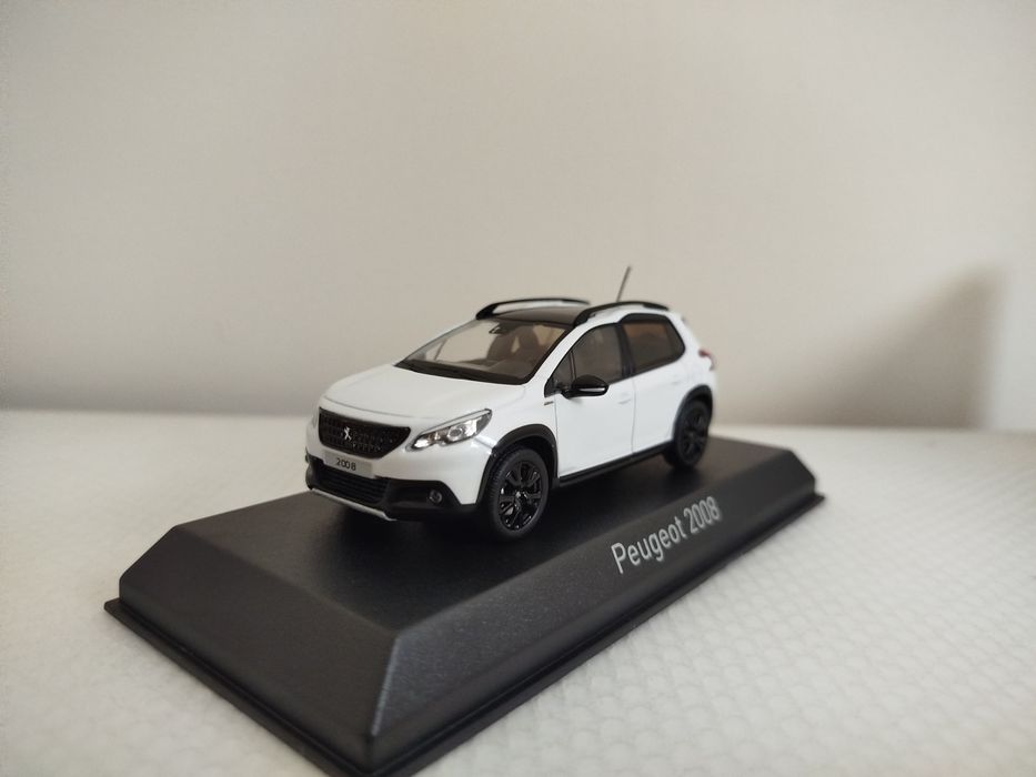 Miniatura Peugeot 2008 Nova 1/43