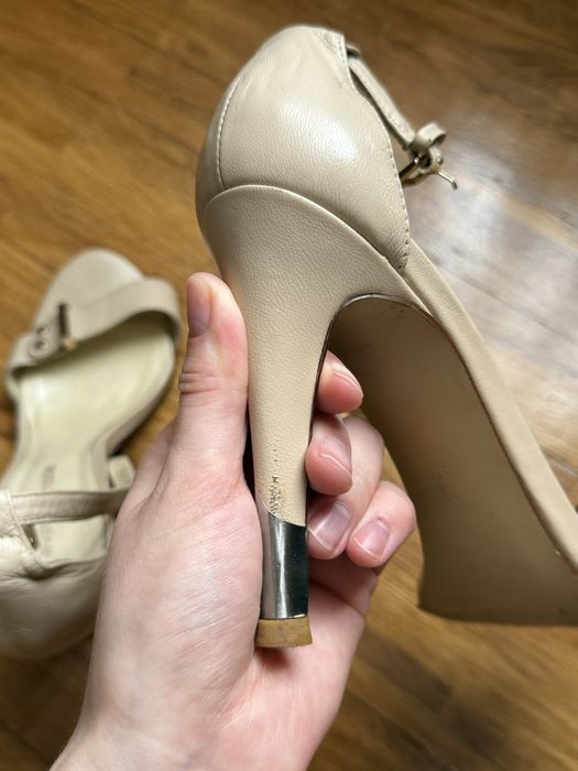 Отдам бесплатно туфли 37 размер