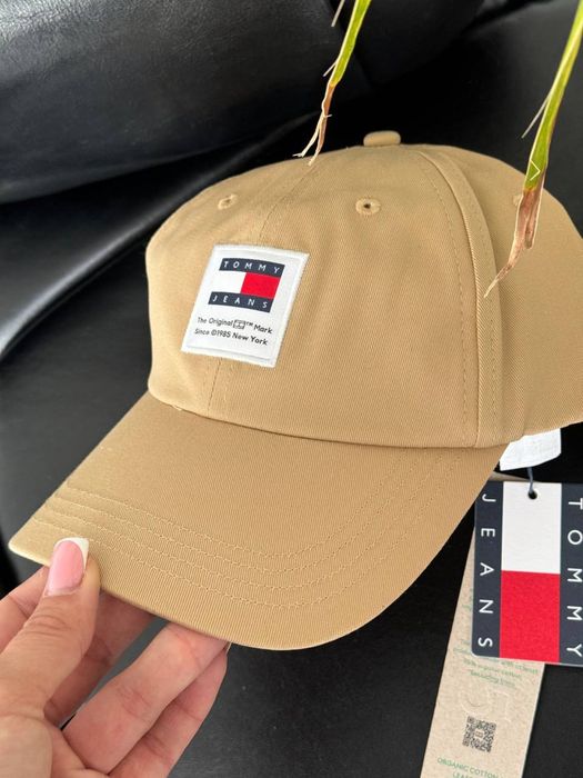 Кепка Tommy Jeans,оригинал, новая. Переходите, много товара