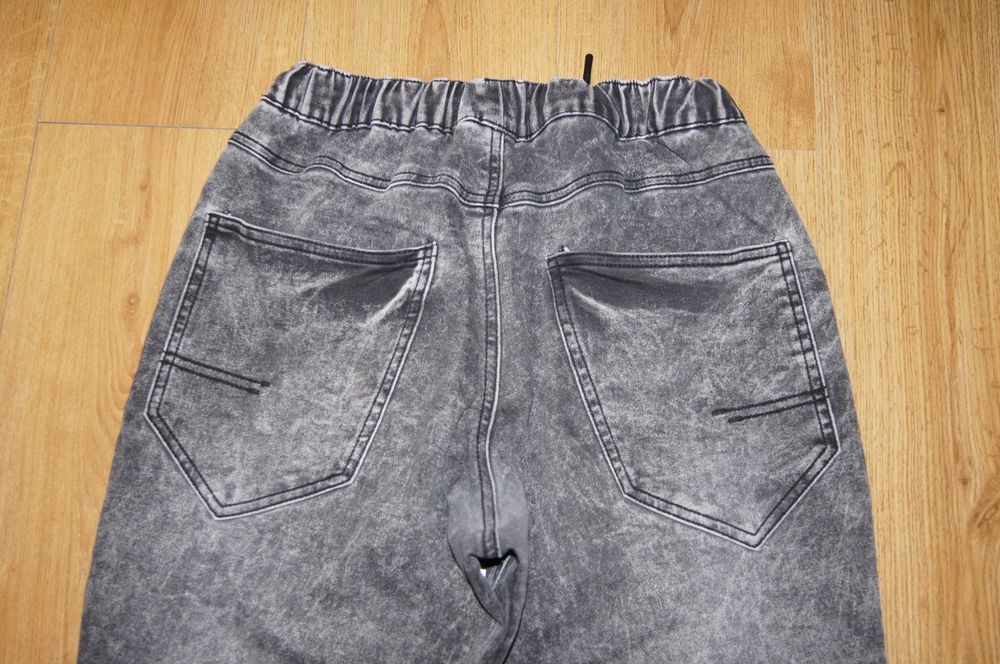 Spodnie jeansowe joggery r. 31/32 Reserved