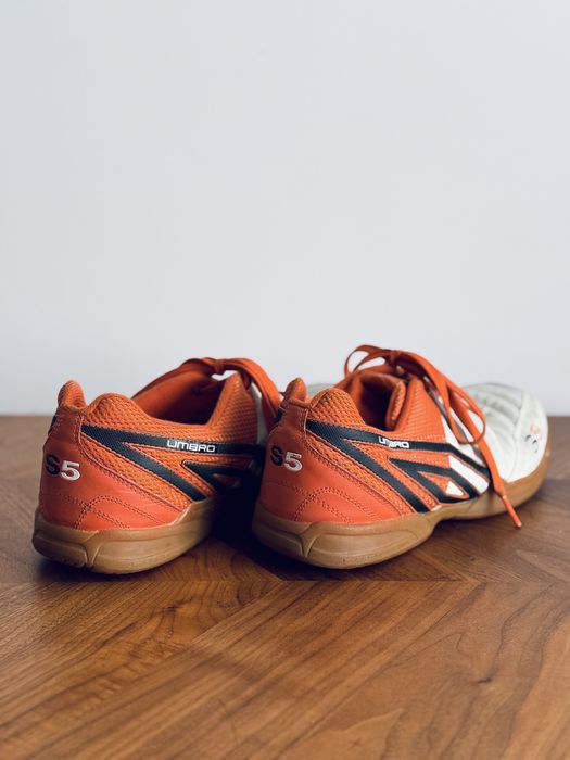 Halowe buty Umbro Campeonato S5 Sala Five, rozmiar 8,5 UK (42,5 EU)