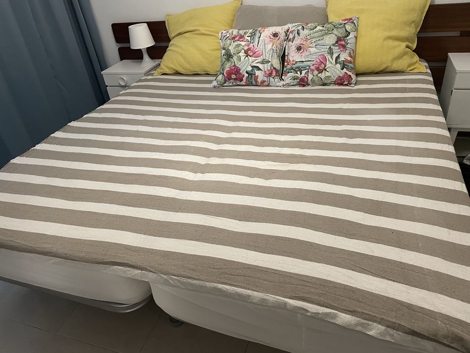 2 Camas individuais ou casal com colchao muito bom estado