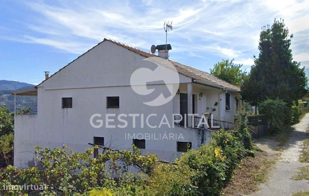 Moradia T3 com quintal em Sande, Marco de Canaveses