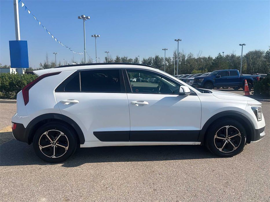 Kia Niro Plug-In Hybrid      2023