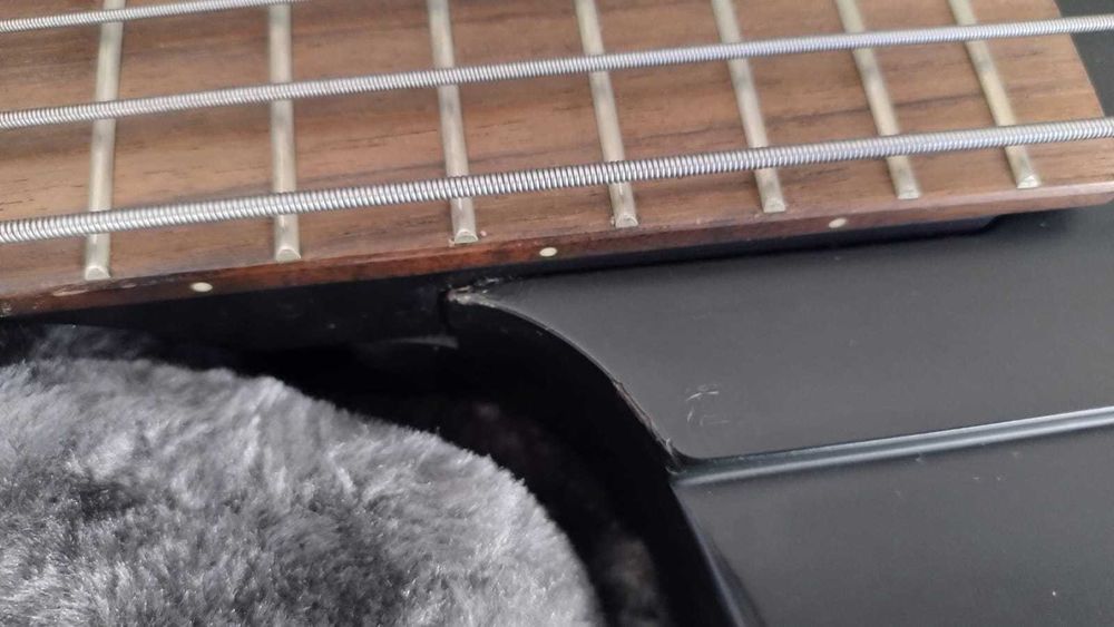 Epiphone Thunderbird Goth IV - Gitara Basowa