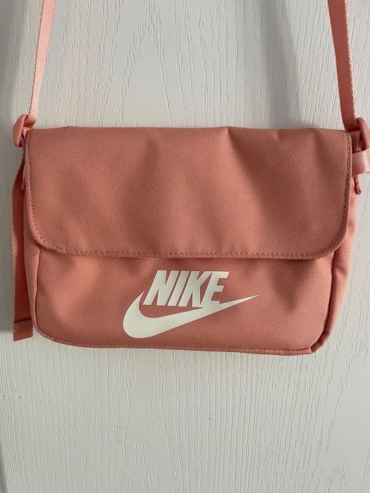 Torebka na ramię Nike morelowa