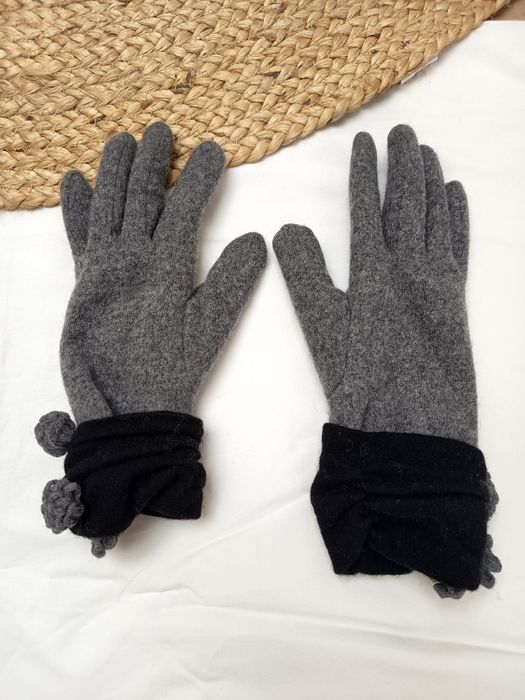 Luvas Cinzentas e Pretas