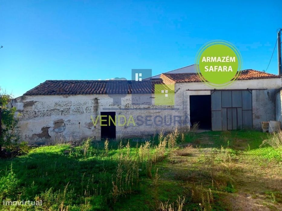 Armazém com quintal | Safara