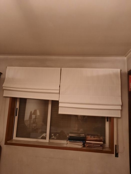 2 cortinas com romanetes