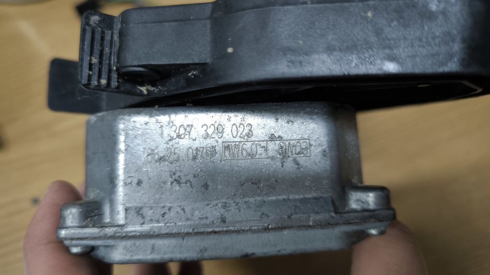 Módulo dum farol de um Porsche