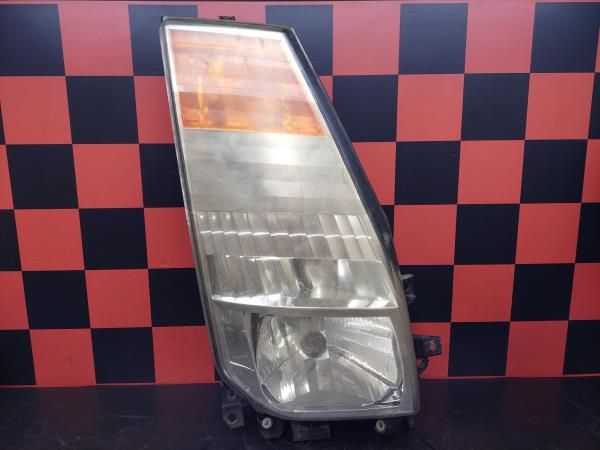 Ótica / farol direita NISSAN Cabstar Chassis (F24M, F24W)