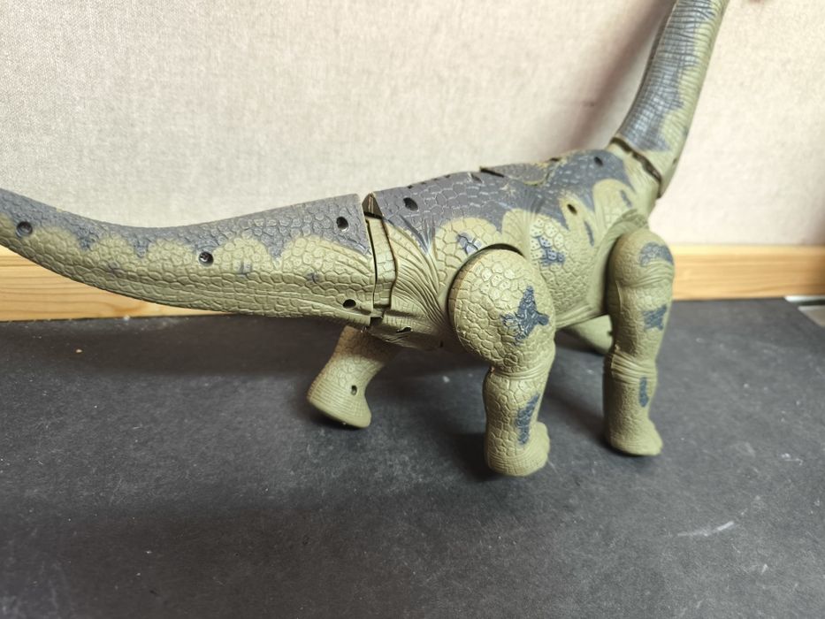 Dinossauro Pescoço Longo (Braquiossauro)
