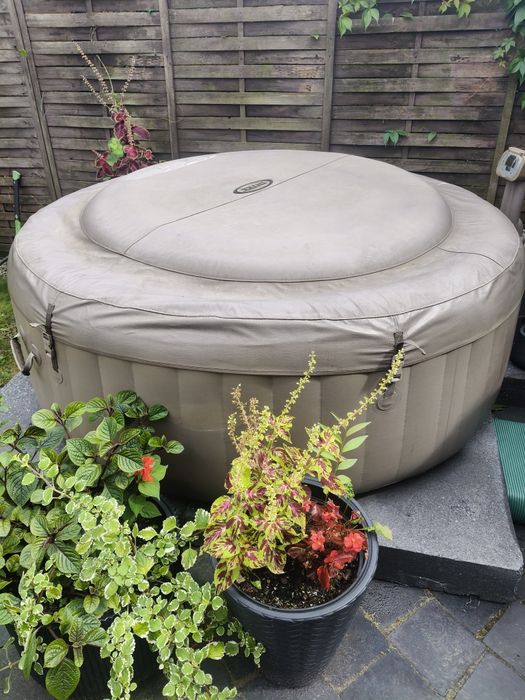 Jacuzzi intex pompowane na części
