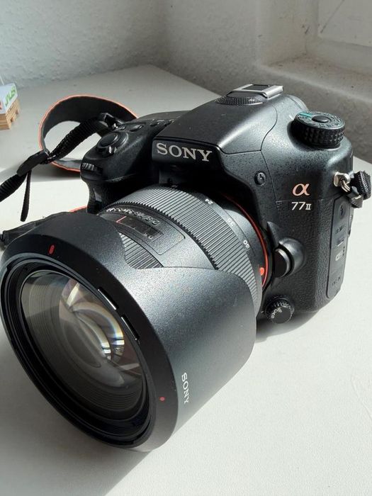 Sony Alpha 77 II + obiektyw Sony SAL1650 16-50 – profesjonalny zestaw