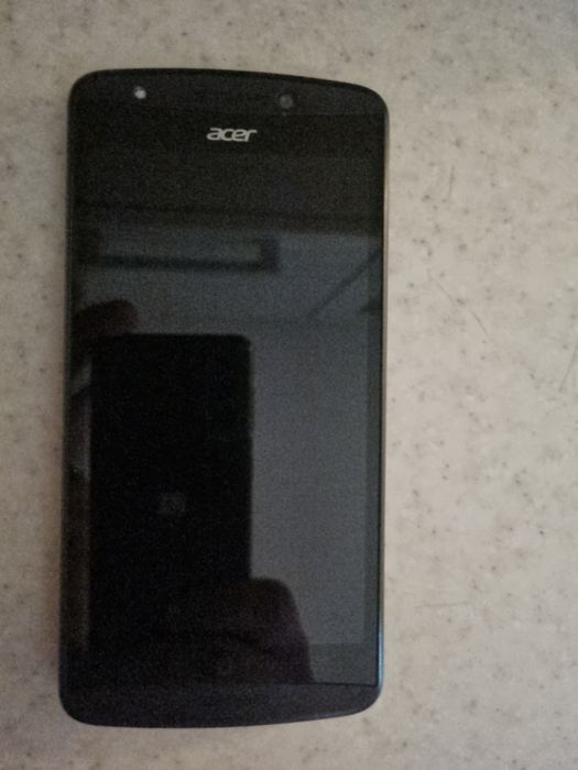 Telefon  Acer E700 na 3 karty SIM