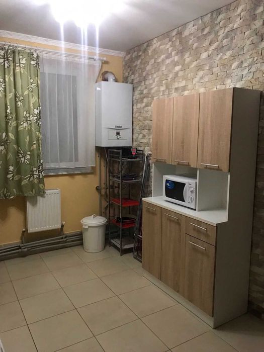 Здам будинок 2 поверхи ,80 м 3 Слобідська,є заїзд