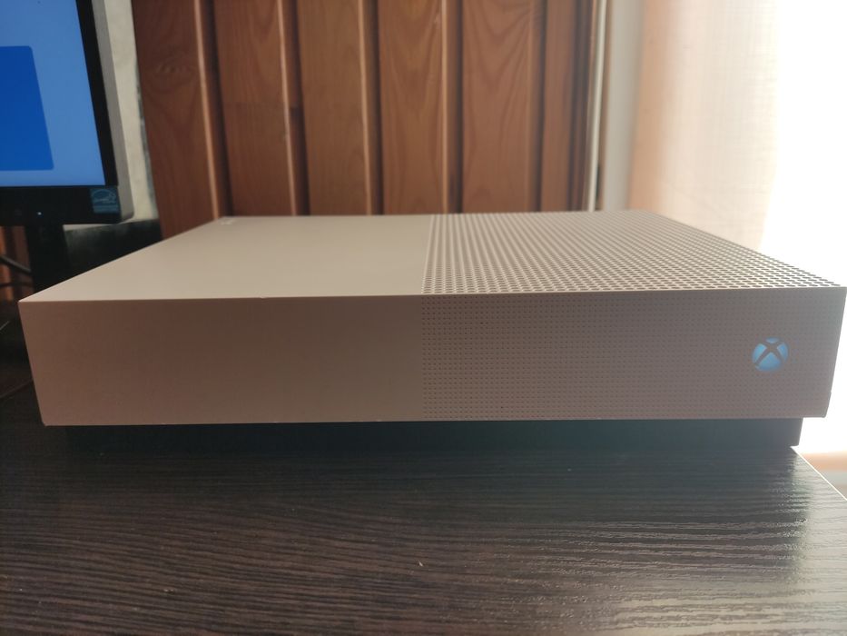 Xbox One S All-Digital Edition (1tb)