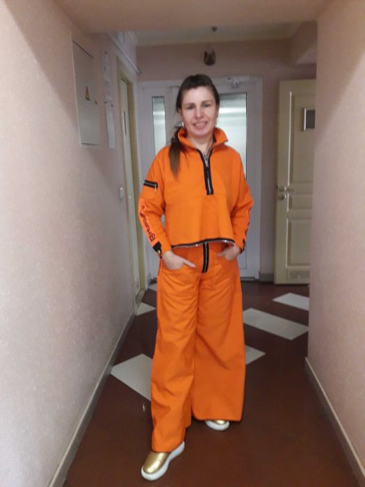 Навчання крою та моделюванню одягу, пошиття одягу на замовлення