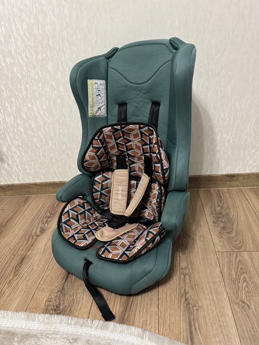 Дитяче автокрісло 9-36 кг