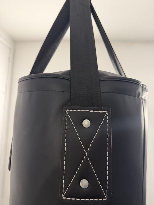 Saco de boxe Venum 32 kg