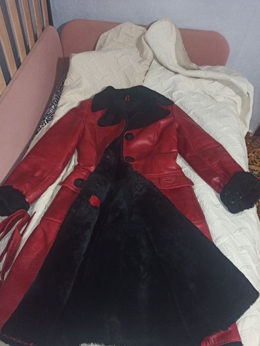 Шкіряна дублянка на натуральному хутрі