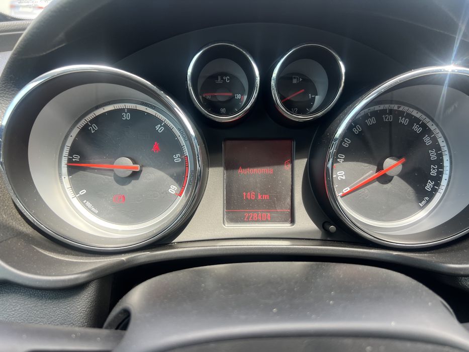 Opel insignia   2.0  cdti.  Full extras
