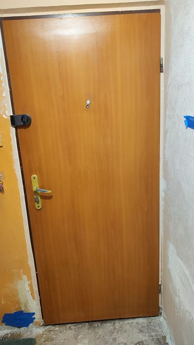 Drzwi wejściowe klatkowe