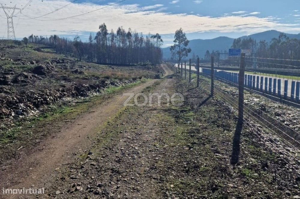 Arrendamento parcial, frente para A41, Aguiar de Sousa, Paredes, Porto